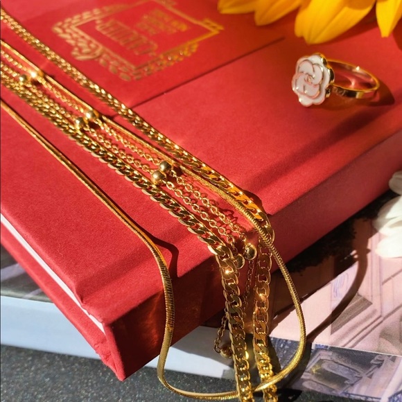 24K GOLD FILLED, TARNISH-PROOF -The Julia Necklace - Picture 4 of 6